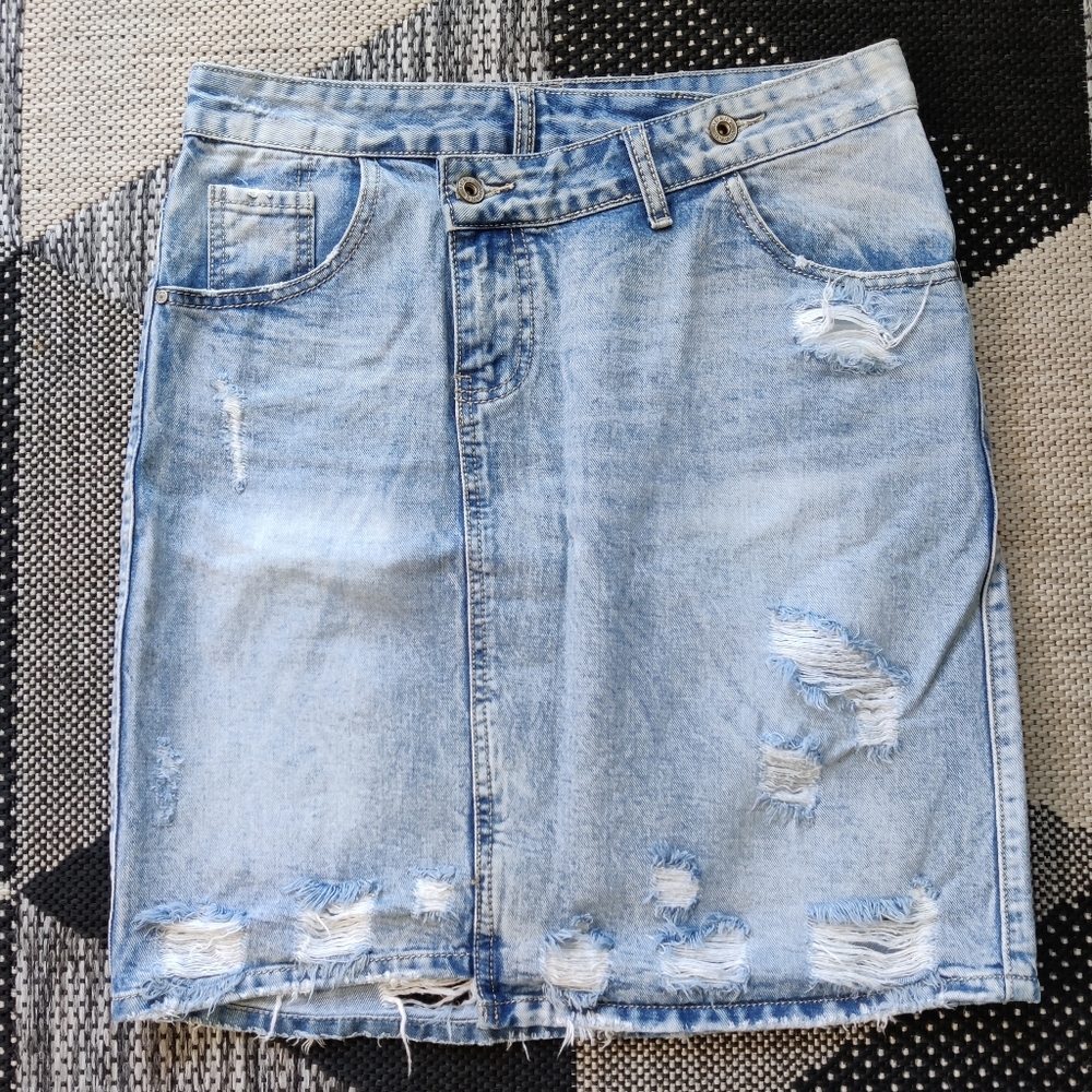 LEXXURY Asymmetrical Ripped Denim Skirt | M